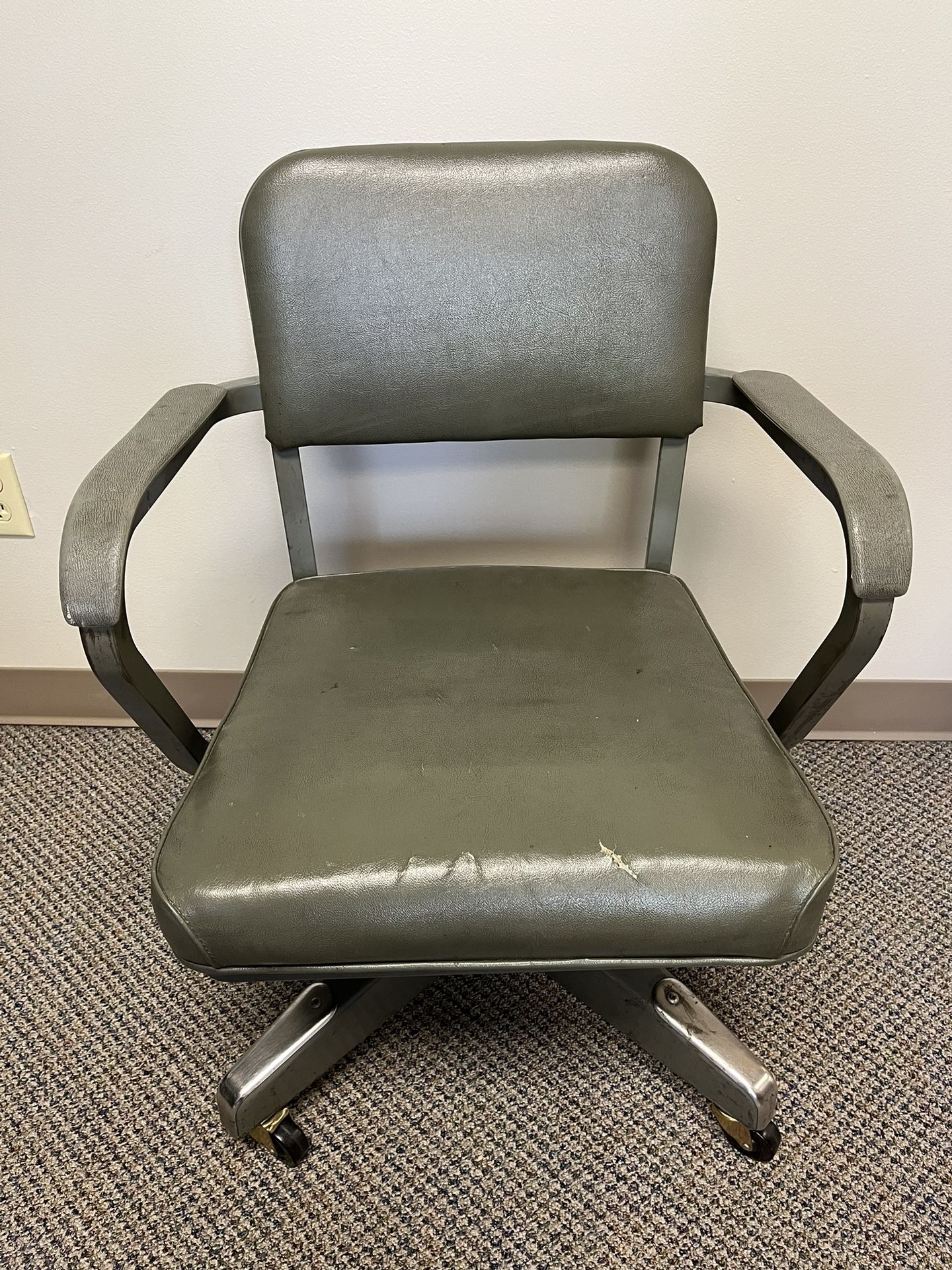 Vintage INDUSTRIAL OFFICE SWIVEL CHAIR desk tanker mid century vinyl steel arm