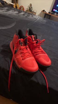 Nike Red and Black Low-Top Sneakers