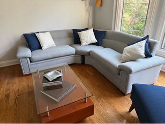 Modern Living Room Set – Great Condition