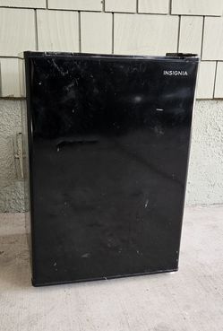 2.5 cu ft Refrigerator