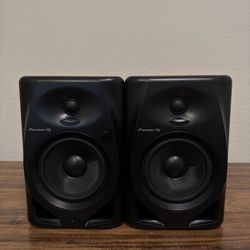 Pioneer DJ DM50D Monitor Speakers