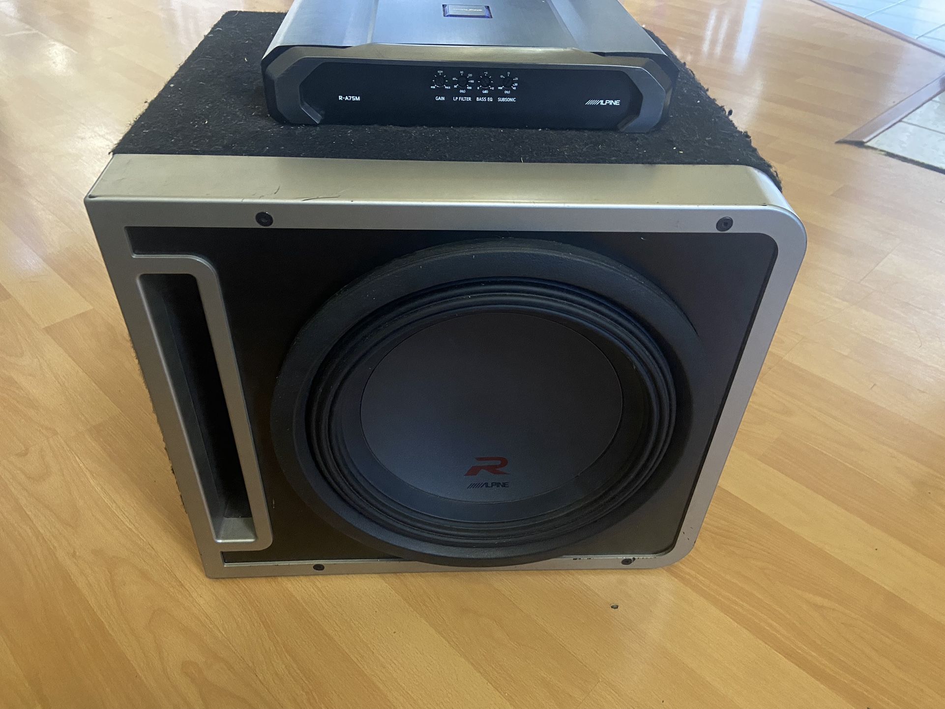Alpine Speaker And Amp