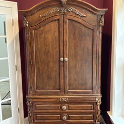 TV Armoire (Cabinet)