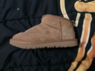UGG classic mini boots (chestnut brown) size 1