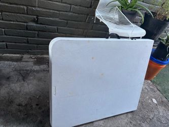 Folding table party tables