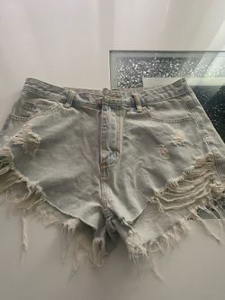 Woman shorts size 6