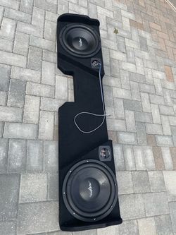 SKAR AUDIO 12” DUAL SUBS 1600W