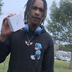 SEALED AIRPODS PRO 2 GREAT CONDITION 