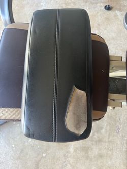 Nissan Altima 2019 center console