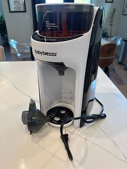 Baby Brezza Formula Pro Advanced – Excellent Condition