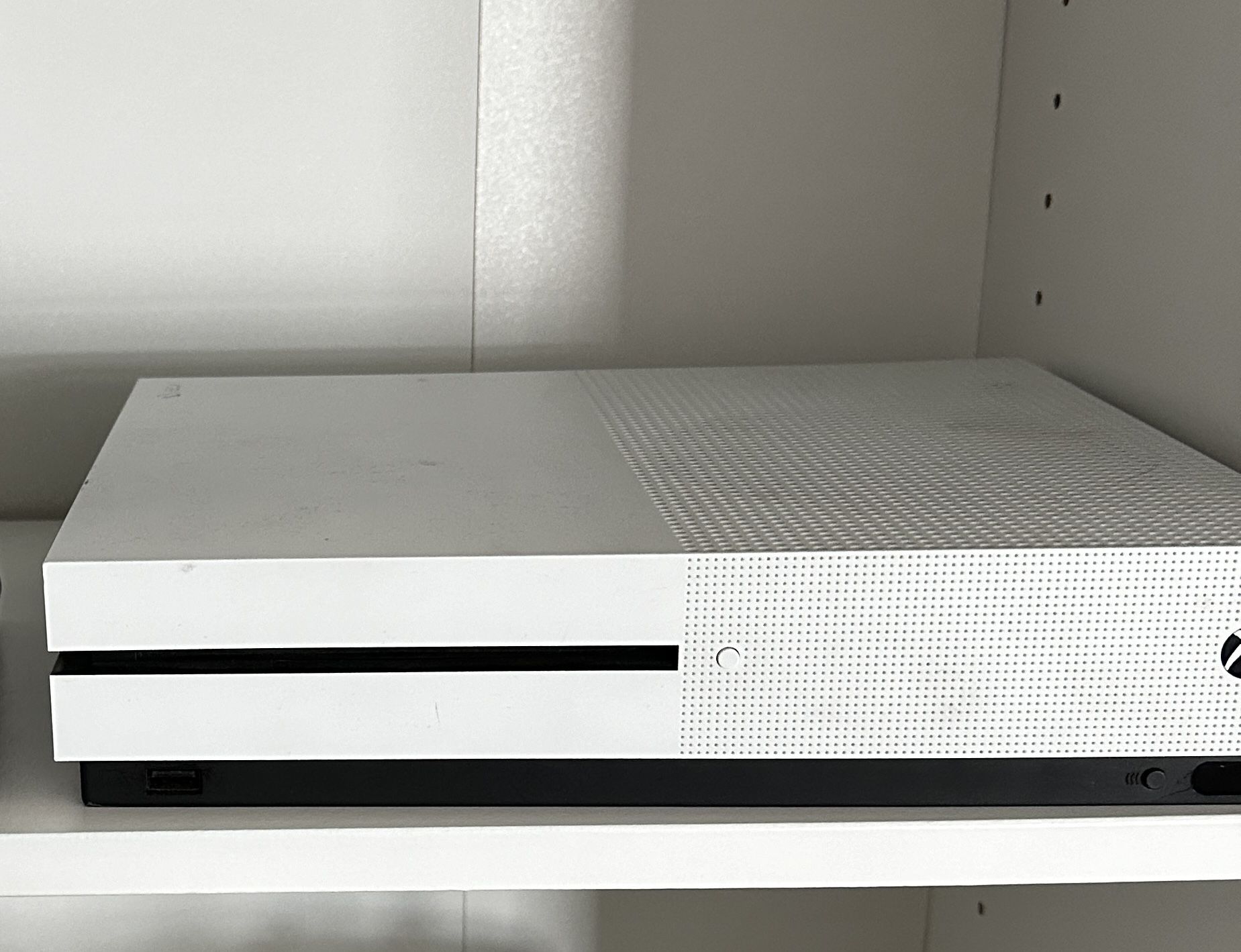 Xbox One S 