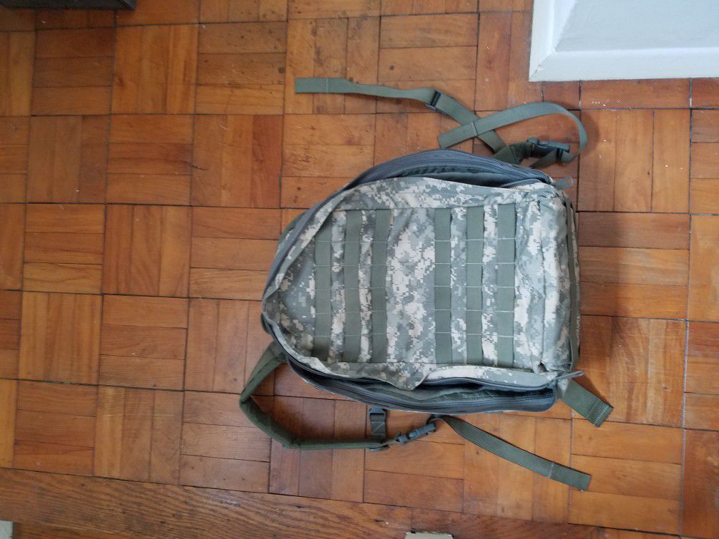 Clam backpack ACU