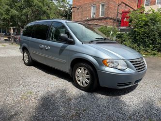 2005 Chrysler Town & Country