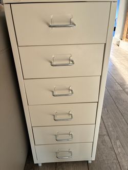 Ikea white drawers