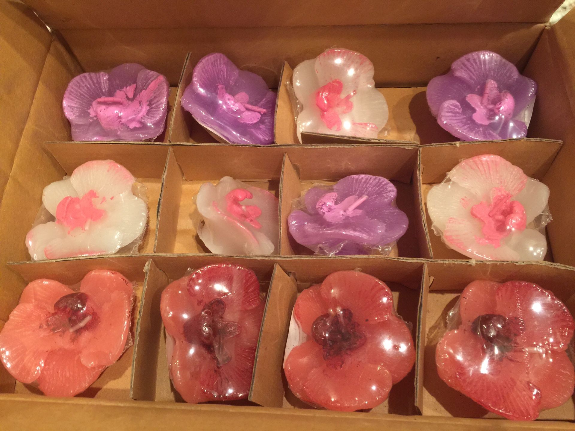 Box Orchid Floating Candles 2”