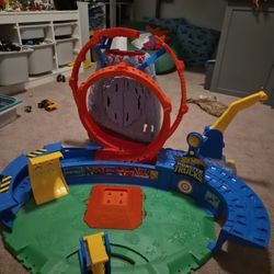 Hot Wheels Monster Trucks T. Rex Volcano Arena Track Playset