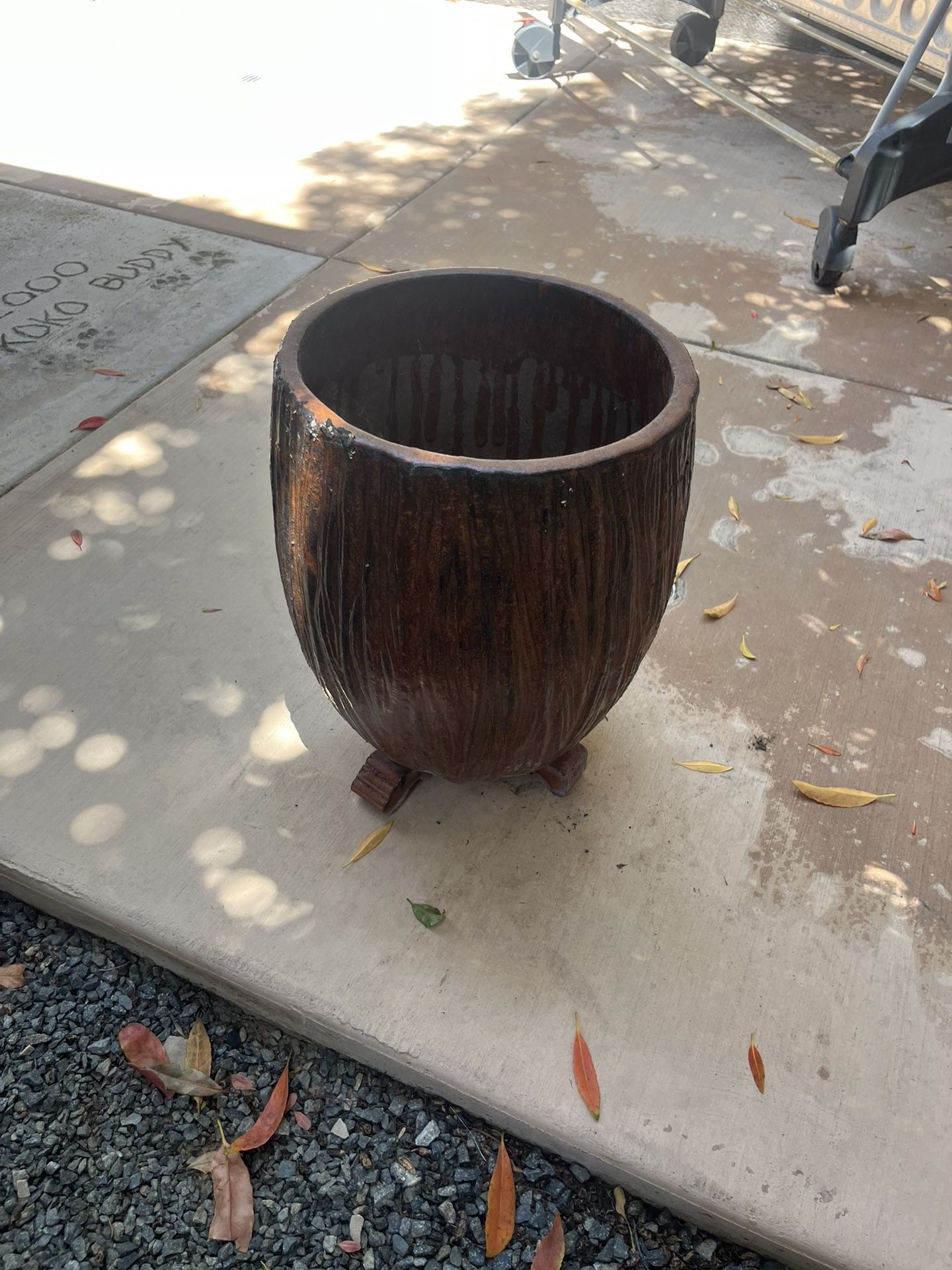 Flower pots