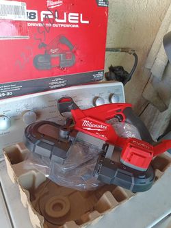 Milwaukee
M18 FUEL 18V Lithium-Ion Brushless Cordless Compact Bandsaw (Tool-Only)