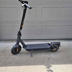 Segway-Ninebot-Max-G2-Scooter 