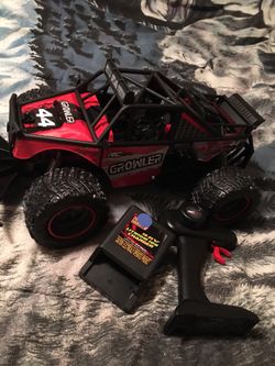 Red/black r/c car