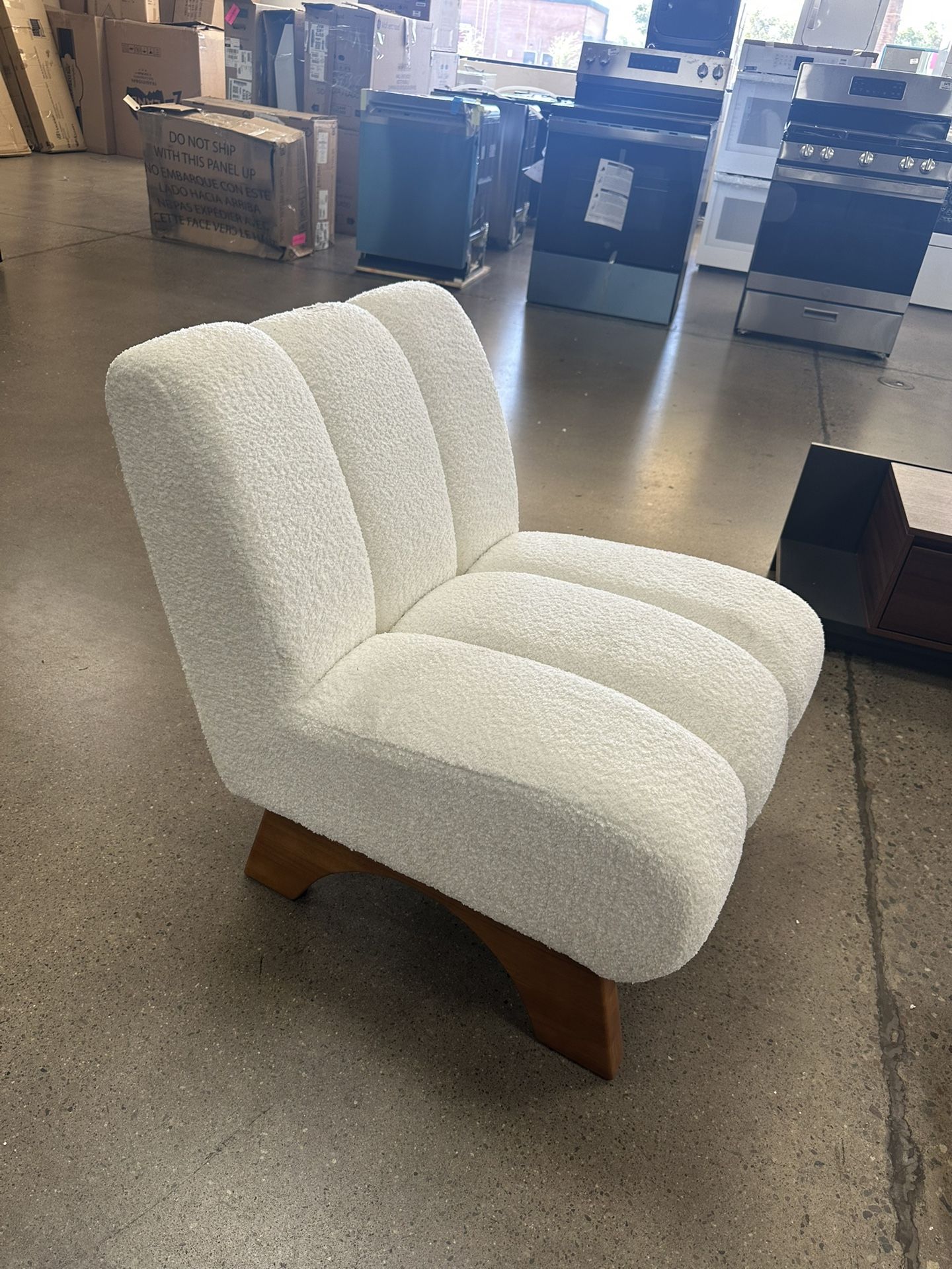 Brenetta Lounge Chair