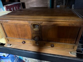 Stromberg Carlson Model 641-A Desirable Tube Radio