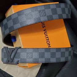 Genuine Louis Vuitton LV Black Leather belt with LV Box &