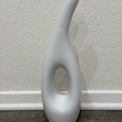 Torre & Tagus White Flower Vase 13” x 4”