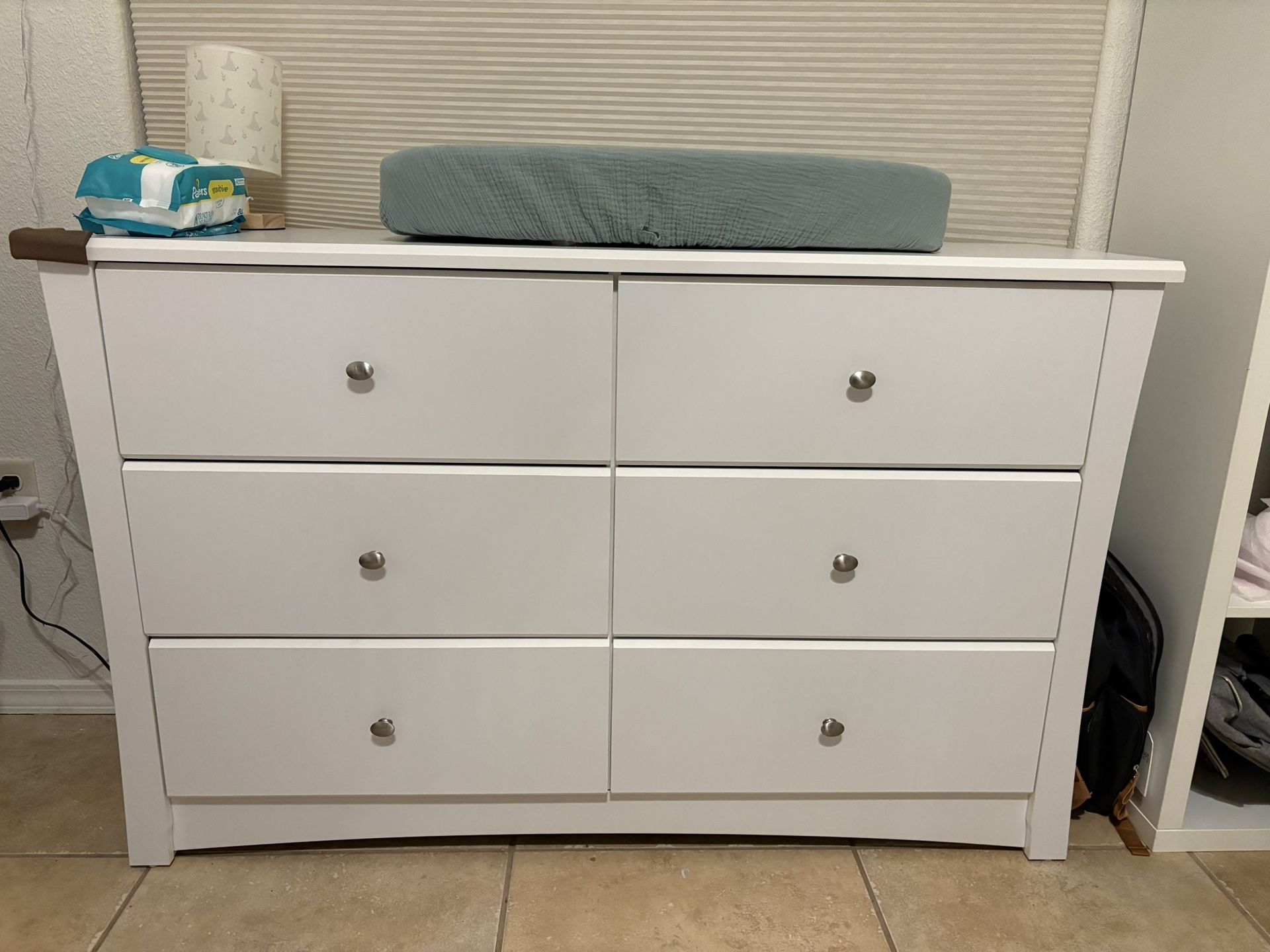 Storkcraft Crescent 6-Drawer Dresser (White)