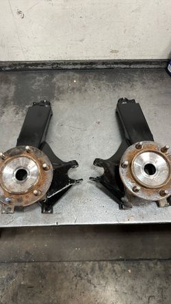 3rd Gen Tacoma OEM Gusseted Spindles