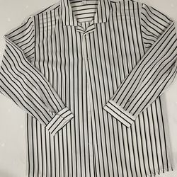 Oversize Fit Size small Fits Medium