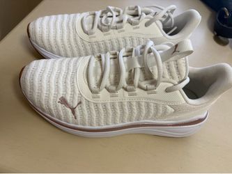 New Puma Sneakers 7.5 women’s