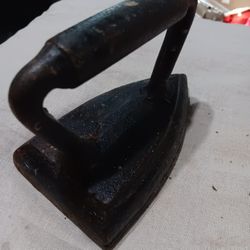 Cast Iron Smoothing Iron