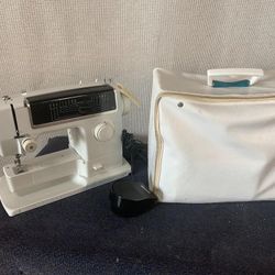 JC Penny 6905 Sewing Machine with Cover