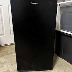 Galanz Mini Fridge