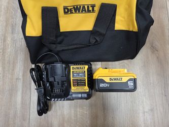 NEW Genuine DeWalt 20V 5AH Starter Kit With Bag