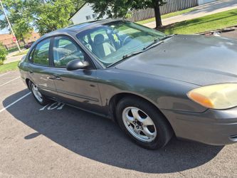 2005 Ford Taurus