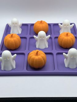 Tic tac toe (Halloween edition)