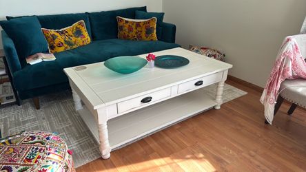 Magnolia coffee table