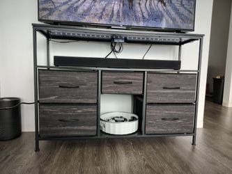 Dresser/Stand