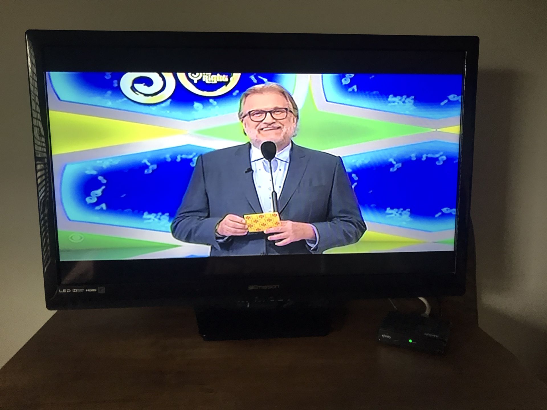 32’ TV
