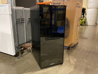 WINEENTHUSIAST 24-Bottle Dual-Zone Touchscreen Wine Fridge Model #272-03-24-02