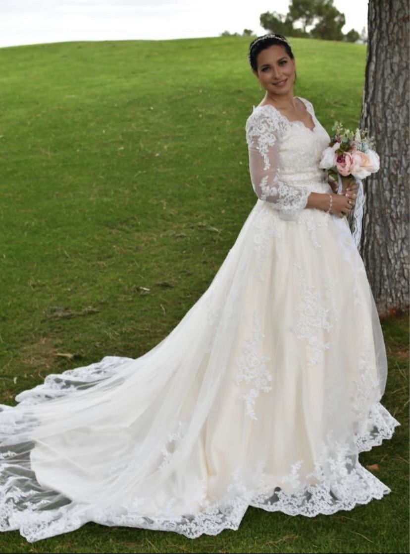Wedding Dress Long Sleeve Professionally Dry cleaned