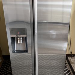 Refrigerator 