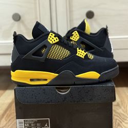 Jordan Retro 4 Thunder Size 9.5