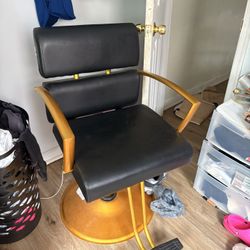 hairstylist salon chair