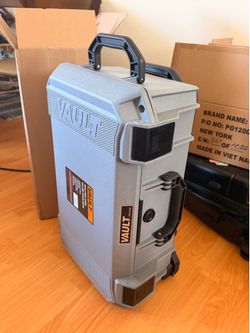 Pelican Rolling Carry On Case with Foam Dividers