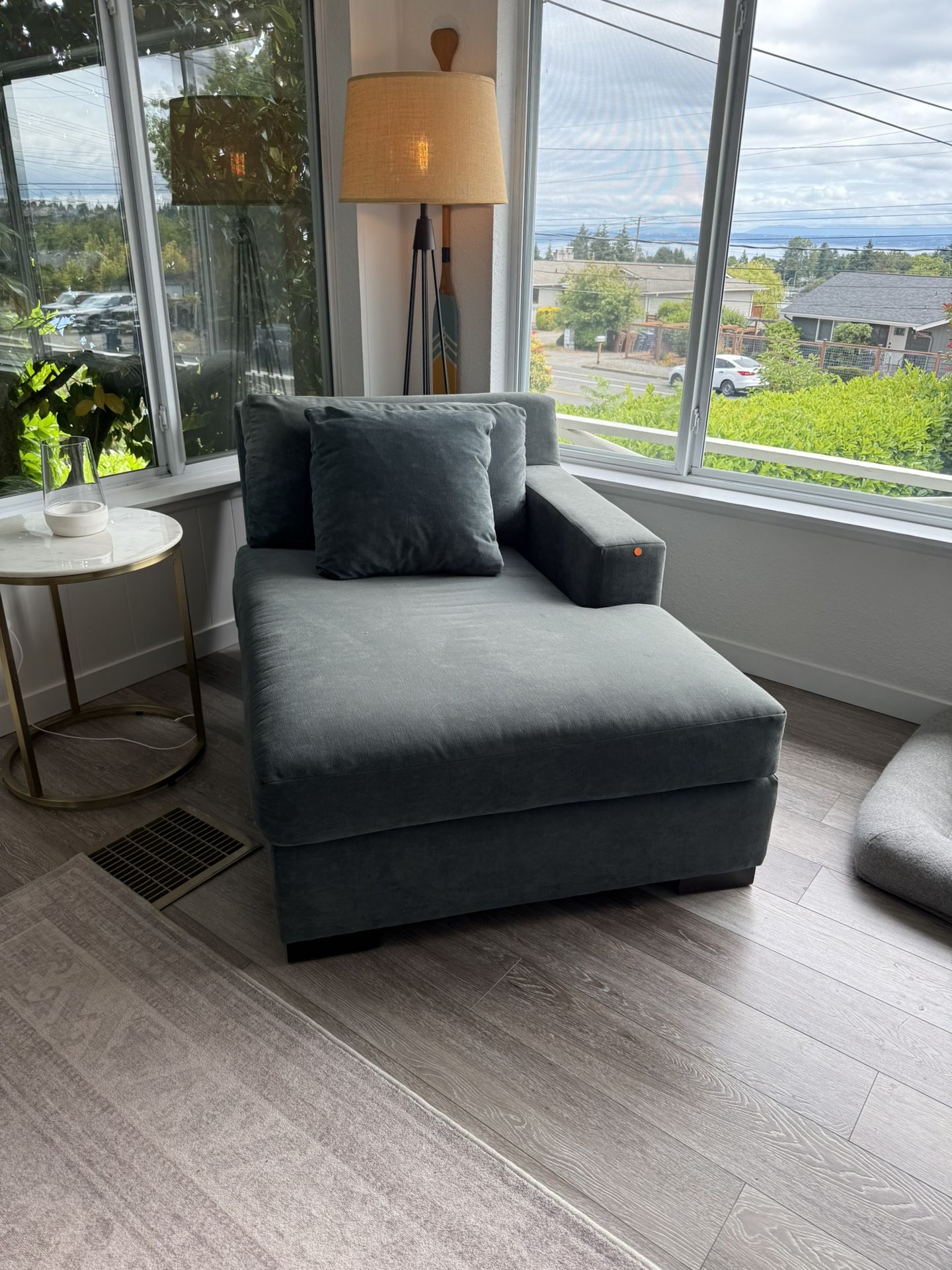 Chase Lounge chair