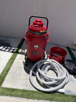 Pullman-Holt 102HEPA-Wet/Dry 12 Gallon Commercial HEPA Vacuum - B160421