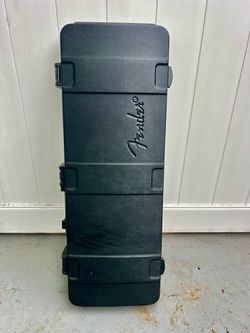 Fender Case + Road Runner Case
